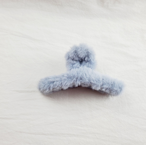 Plush hair claw clip hair accessories - Picture 2 of 7